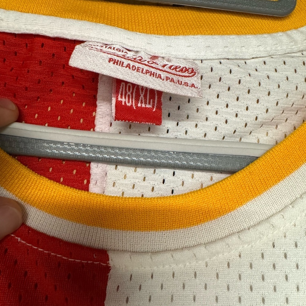 Mitchell & Ness Hakeem Olajuwon Jersey in Red and White - Picture 3 of 5